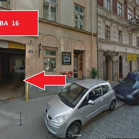 Apartments On Valova 16, On Market Square Lviv Dış mekan fotoğraf